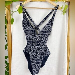 LA BLANCA GEO TRIBAL CRISS CROSS BACK ONE‎ PIECE​​​​​